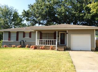 302 E Russell Ave, Bonham, TX 75418