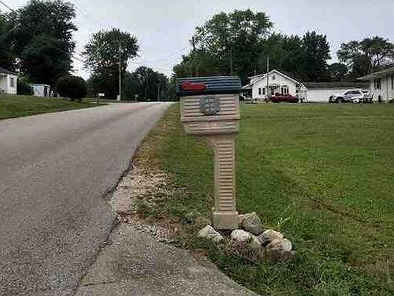 Exterior Neighborhood (street photo)