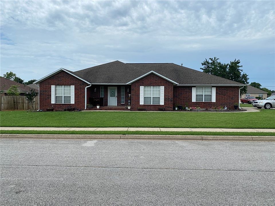 1st image of 808 E Hardwood Cir