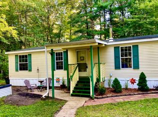 865 W Maplecrest Dr, Sanford, MI 48657