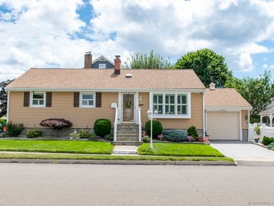 2 Oak Terrace, Stratford, CT, 06614
