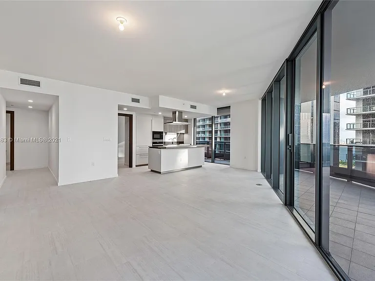 Brickell Plz — Photo 21