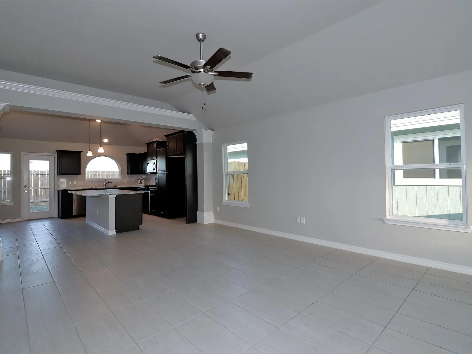 4 bed, 1496 sqft, $2,300 — Photo 2