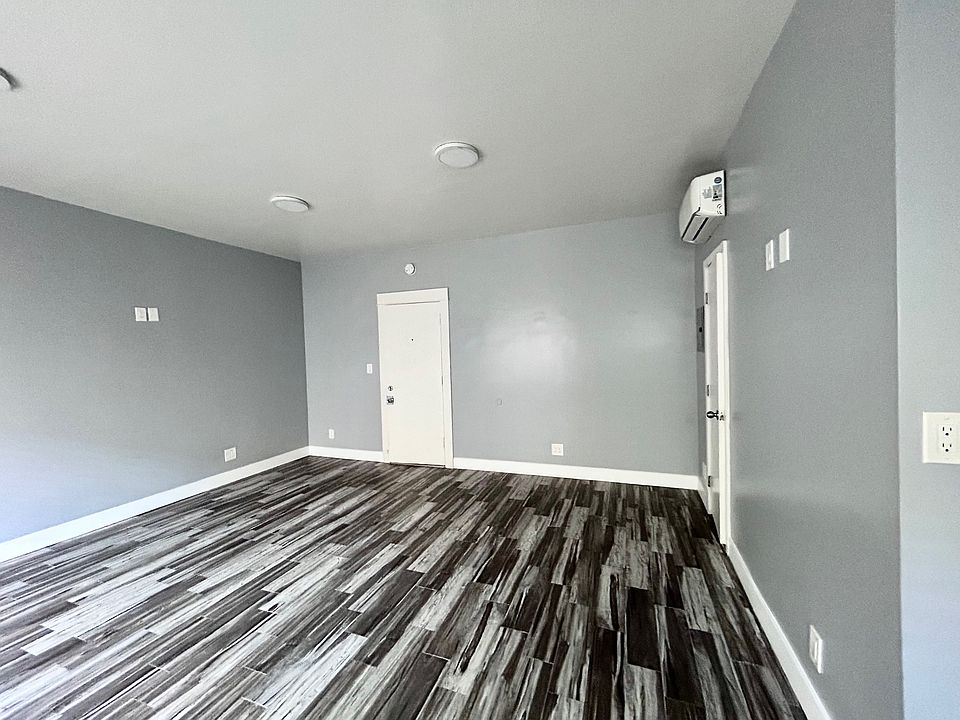 Dual AC/Heater included