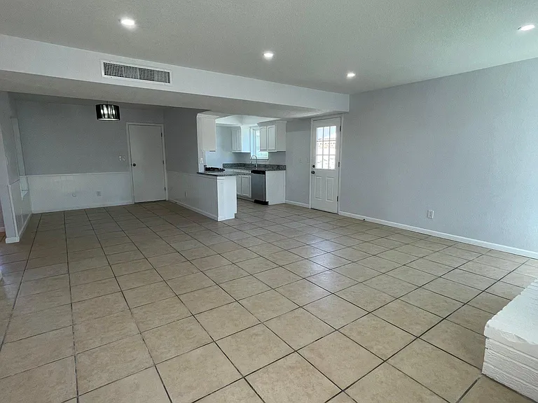 3240 Kilgore Pl — Photo 7
