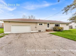 25121 Price Rd, Bedford Heights, OH 44146