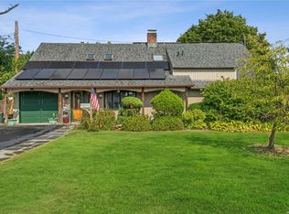 159 Red Maple Dr E, Levittown, NY 11756