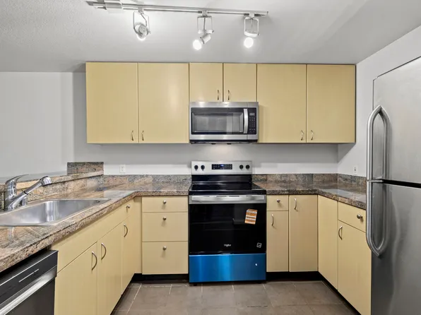12511 SE 41st Pl APT A303, Bellevue, WA 98006
