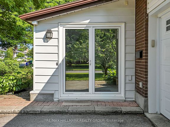 3rd image of 37 Lyall St
