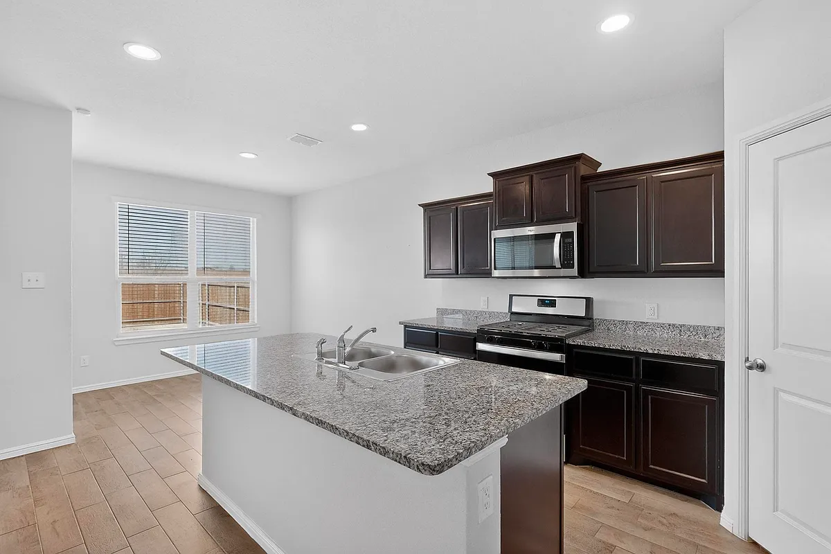 Building Photo - 8425 Wildwest Dr