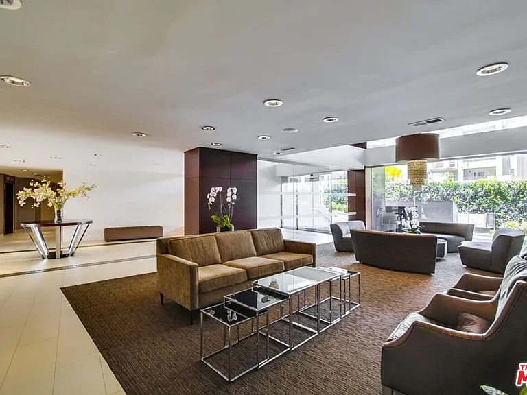 7250 Franklin Ave #1207 — Photo 5