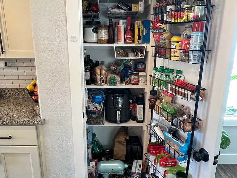 Kitchen pantry