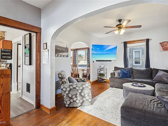 4th image of 108 Harvard Ave