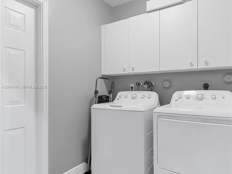 4228 Laurel Ridge Cir — Photo 24