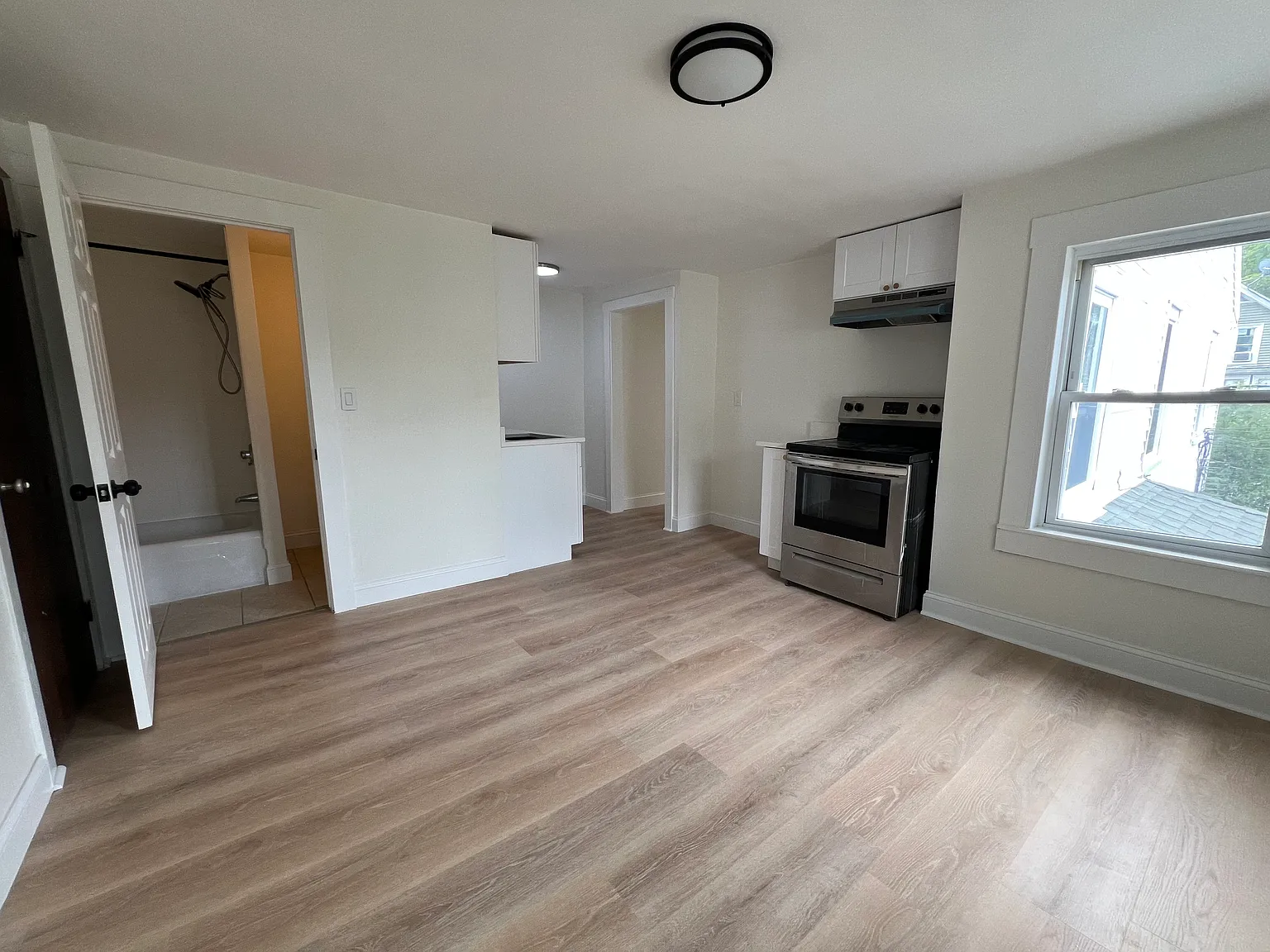 2 bed, 900 sqft, $2,300 — Photo 1