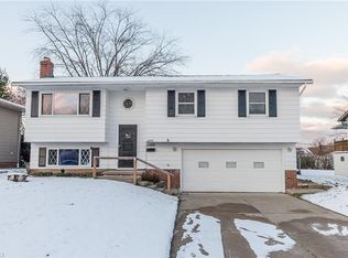 2608 Nottingham Dr, Parma, OH