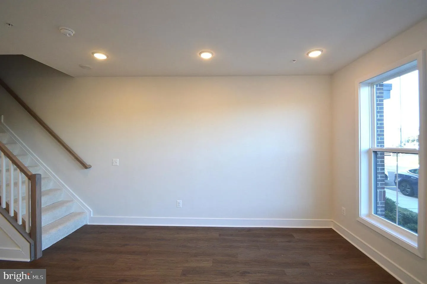 3 bed, 4.0 bath, 2324 sqft, $3,195 — Photo 3