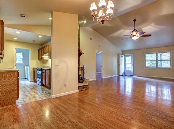 4th image of 174 Pine Hollow Way