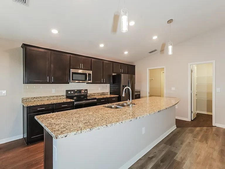 6784 Hanworth Ln — Photo 8