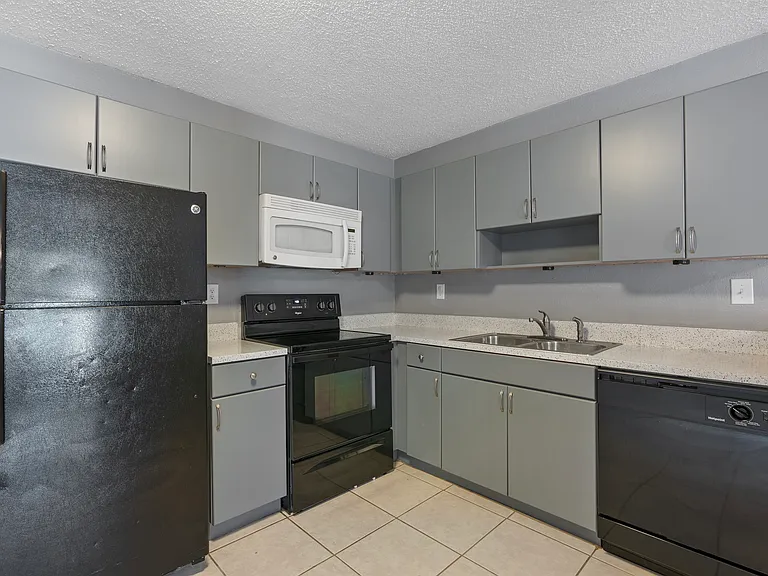 21102 Voyager Blvd #1 — Photo 10