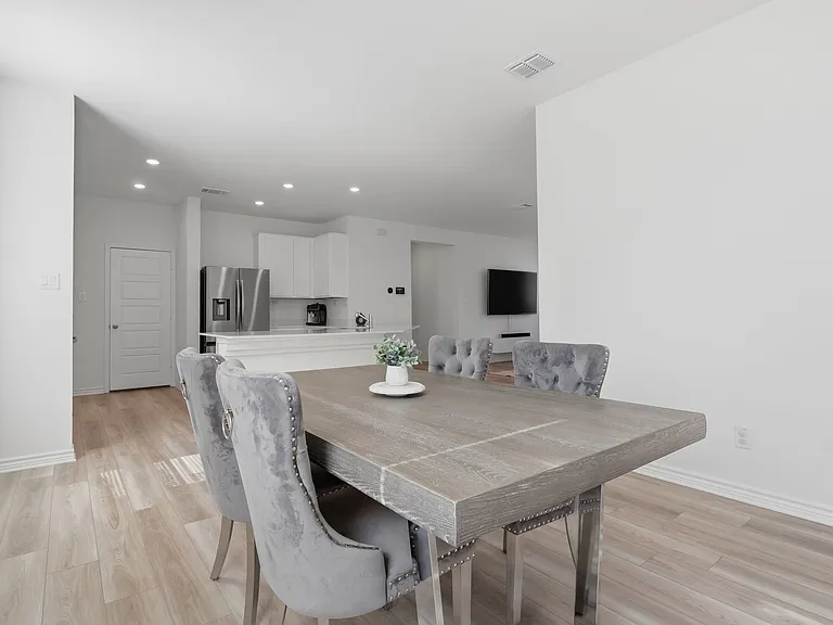 15415 Oceanus Dr — Photo 6