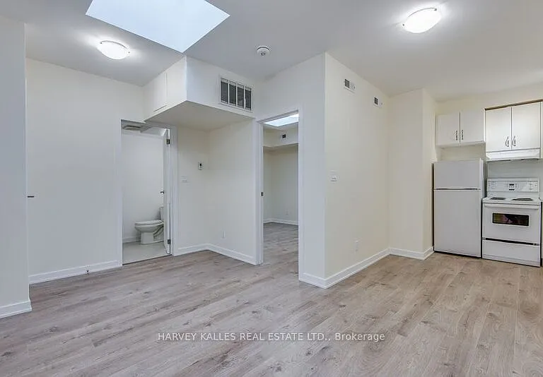 1216 Saint Clair Ave W #3 — Photo 4