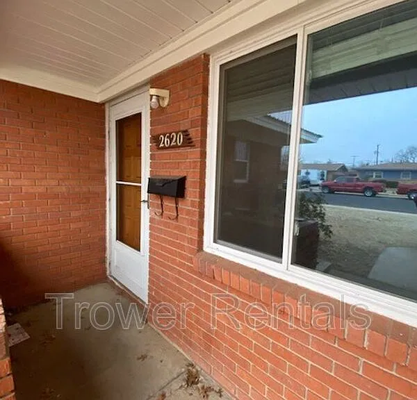 2620 Cambridge St — Photo 5