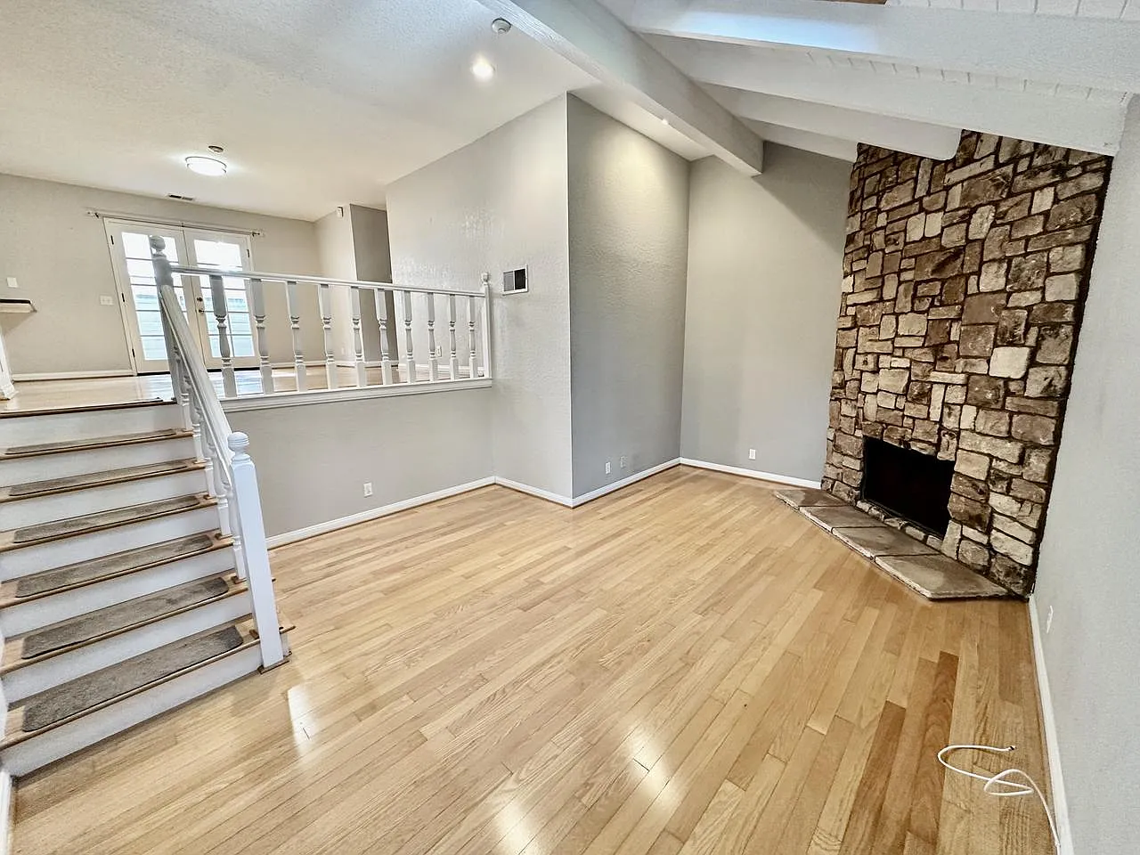 3 bed, 2.5 bath, 1538 sqft, $4,750 — Photo 2