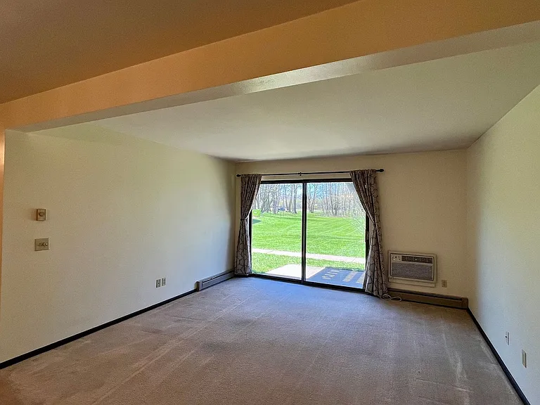 1703 Sawyer Dr — Photo 7