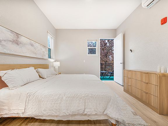5th image of 1928 21st St #310