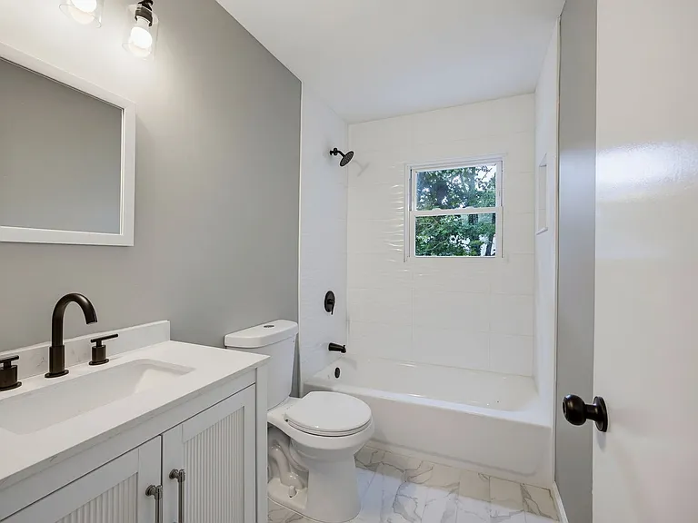 3051 Highland Dr SE — Photo 17