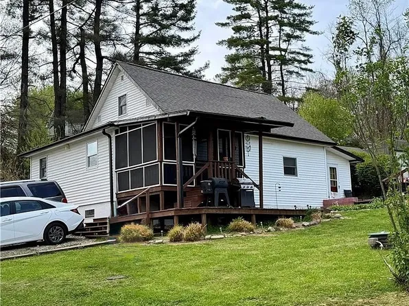 19646 Locust Aly, Guysville, OH 45735