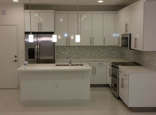 2640 NE 212th Ter, Miami, FL 33180