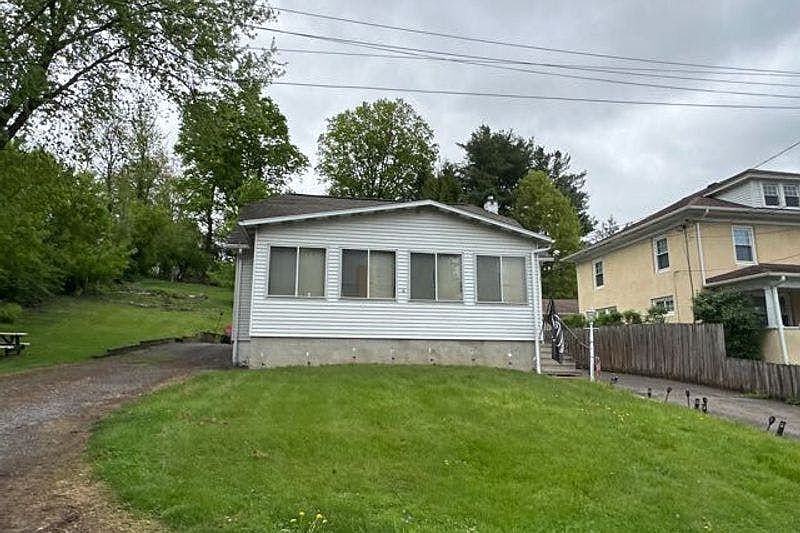1st image of 55 Spring St