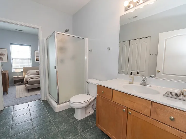 1299 W Lake St #302 — Photo 11