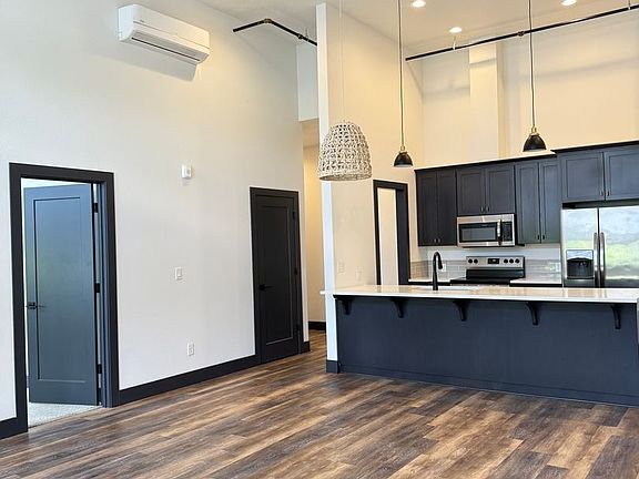4th image of 601 S Wynooski St #203