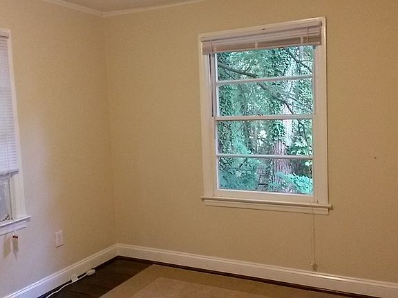 Rear bedroom