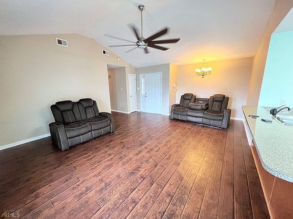 3rd image of 8002 Ponderosa Pine Blvd