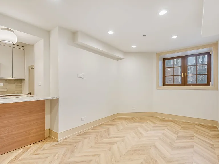1528 N Lasalle St — Photo 5