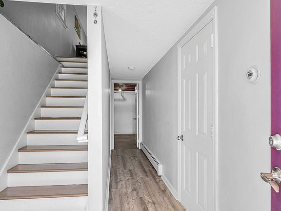 3rd image of 28 Meadowview Cir #28