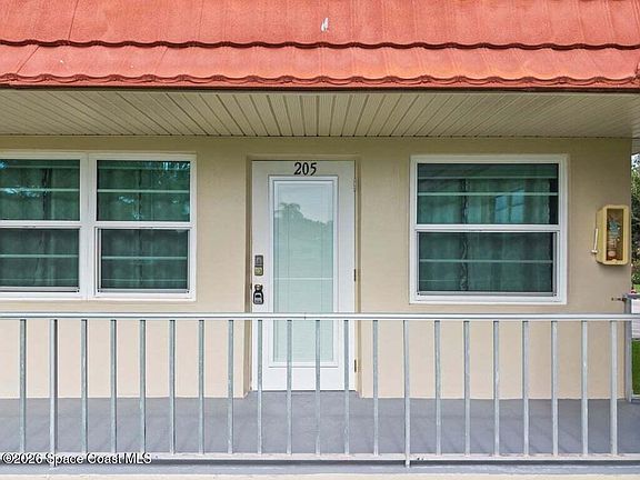 5th image of 32 Pine Arbor Ln APT 205