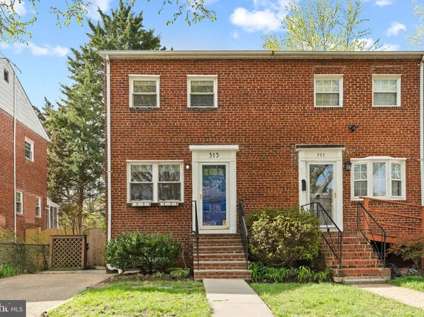 313 E Oak St, Alexandria, VA 22301