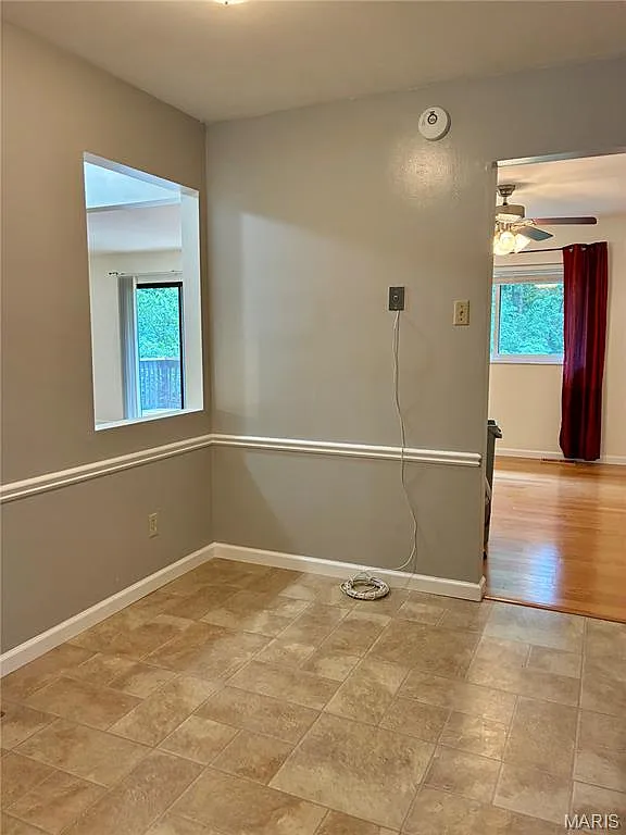 3 bed, 4.0 bath, 1900 sqft, $2,300 — Photo 4