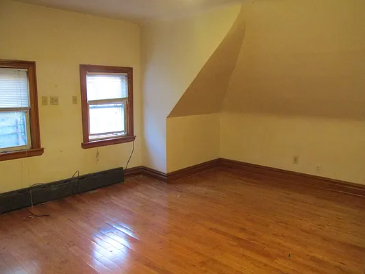 Rented by Windsor Homes Realty Corp | media 11