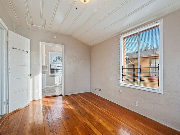 4th image of 1141 E Adams St APT 2