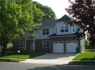 59 Netherwood Cir, Edison, NJ 08820