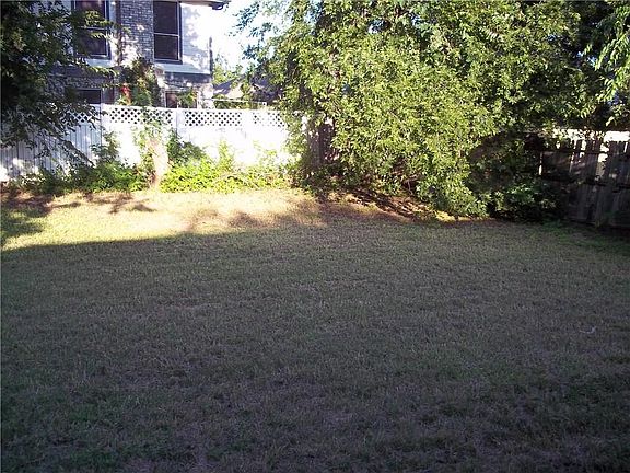 3rd image of 6904 Fire Hill Dr