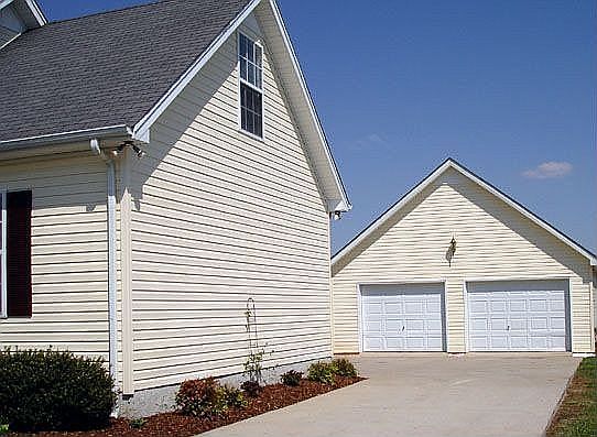 garage with bonus space on 2nd level