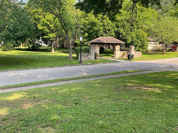 4th image of 2922 Nebraska Ave
