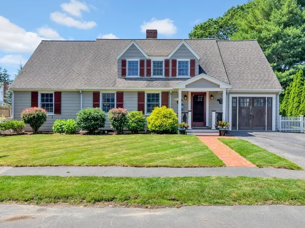 23 Leicester Rd, Marblehead, MA 01945